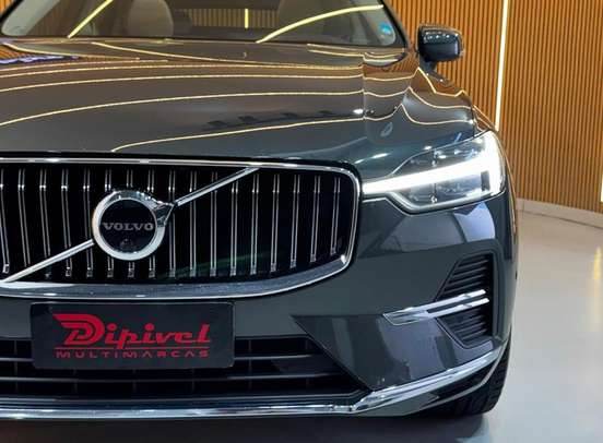 VOLVO-XC60-2021