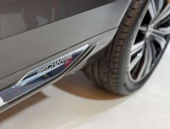 VOLVO-XC60-2021