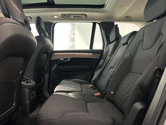VOLVO-XC90-2025