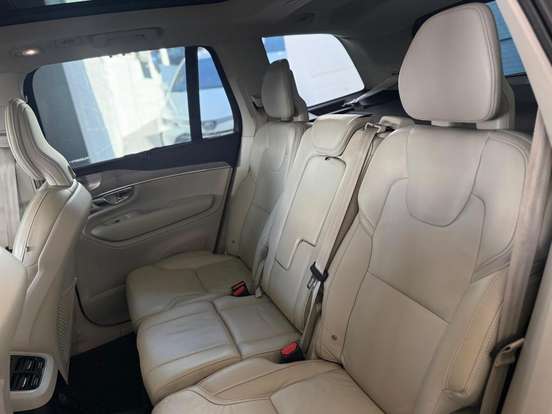 VOLVO-XC90-2022