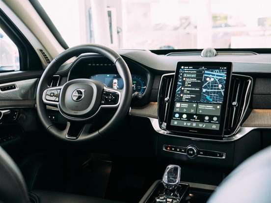 VOLVO-XC90-2025