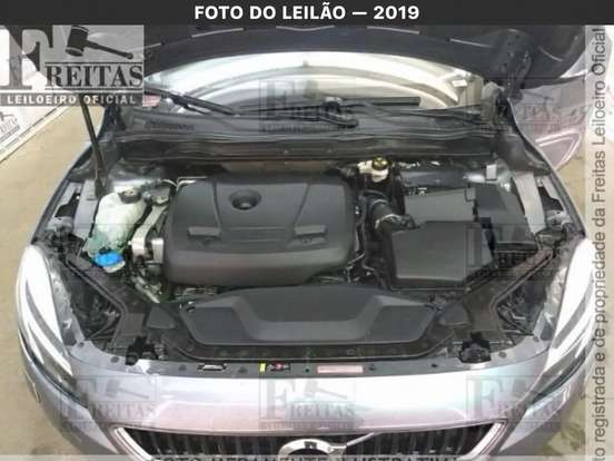 VOLVO-V40-2.0 T4 MOMENTUM GASOLINA 4P AUTOMÁTICO VOLVO-V40-2016