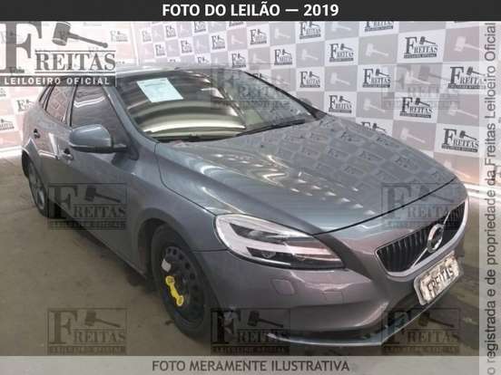 VOLVO-V40-2.0 T4 MOMENTUM GASOLINA 4P AUTOMÁTICO VOLVO-V40-2016