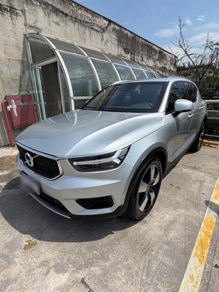 VOLVO XC40 2.0 T5 GASOLINA MOMENTUM AWD GEARTRONIC