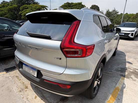 VOLVO-XC40-2.0 T5 GASOLINA MOMENTUM AWD GEARTRONIC VOLVO-XC40-2018