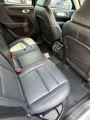 VOLVO-XC40-2018