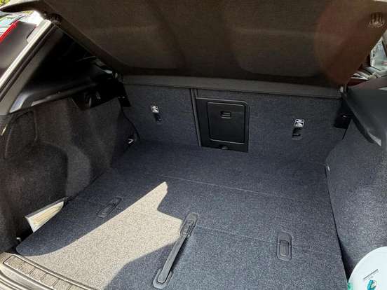 VOLVO-XC40-2.0 T5 GASOLINA MOMENTUM AWD GEARTRONIC VOLVO-XC40-2018