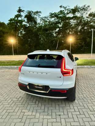 VOLVO-XC40-2.0 T5 GASOLINA MOMENTUM AWD GEARTRONIC VOLVO-XC40-2018