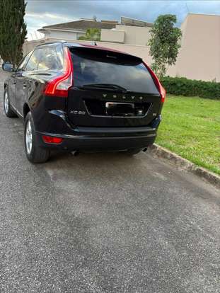 VOLVO-XC60-2012