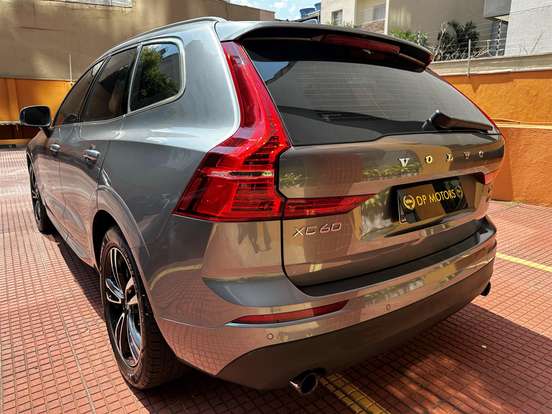 VOLVO-XC60-2.0 T5 GASOLINA MOMENTUM AWD GEARTRONIC VOLVO-XC60-2018