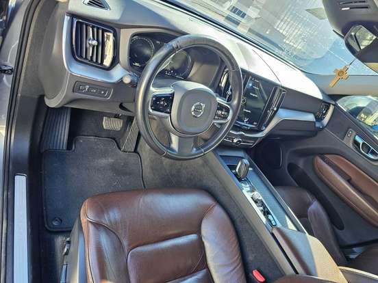 VOLVO-XC60-2.0 T8 HYBRID MOMENTUM AWD GEARTRONIC VOLVO-XC60-2020