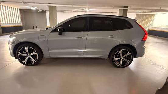 VOLVO-XC60-2024