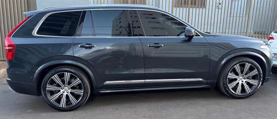 VOLVO-XC90-2022