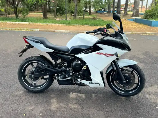 YAMAHA-XJ6 F-2010