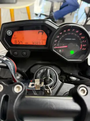YAMAHA-XJ6 N-2011