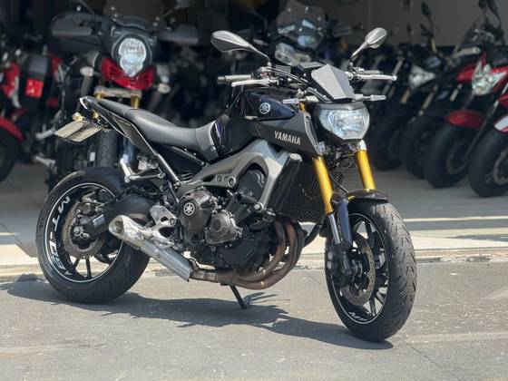YAMAHA MT-09 