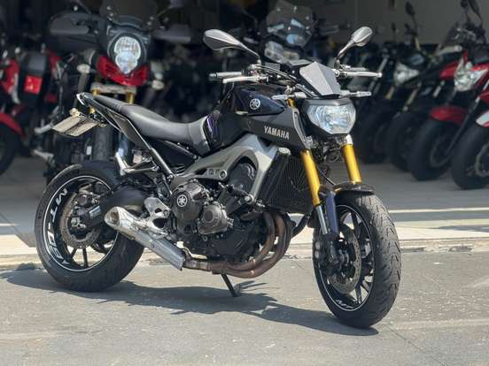 YAMAHA-MT-09 YAMAHA-MT-09-2015