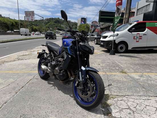 YAMAHA-MT-09-2023