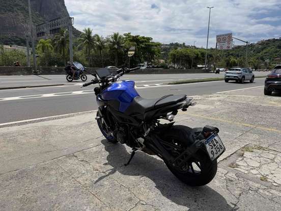 YAMAHA-MT-09-2023