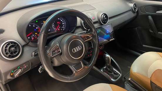 AUDI-A1-2011