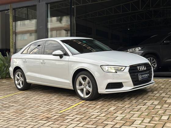 Audi A3 1.4 Tfsi Sedan Ambiente 16V Flex 4P Tiptronic