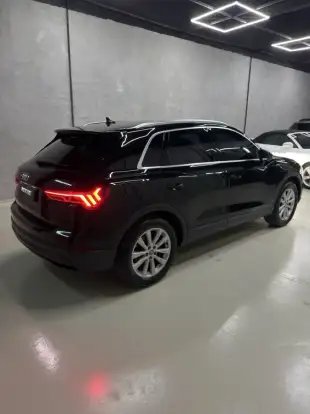 AUDI-Q3-2019