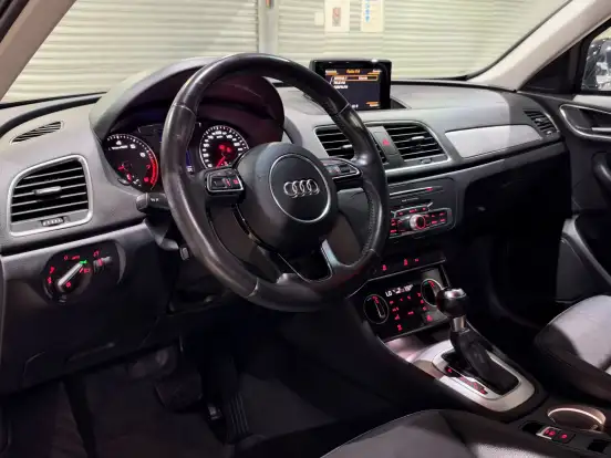 AUDI-Q3-2015