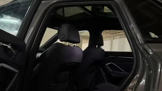 AUDI-Q3-2023