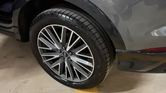 AUDI-Q3-2023