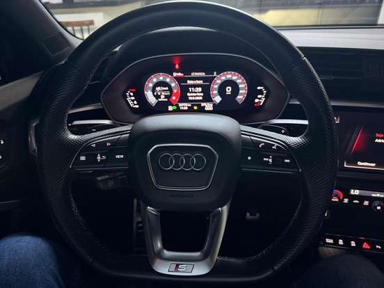 AUDI-Q3-2023