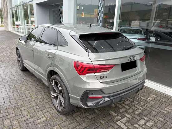 AUDI-Q3-2024