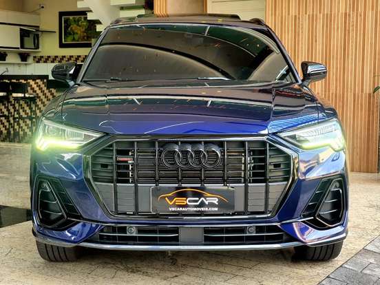 AUDI-Q3-2022