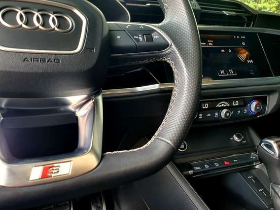 AUDI-Q3-2022