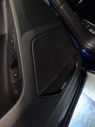 AUDI-Q3-2023