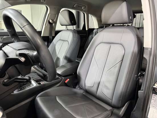 AUDI-Q3-2023