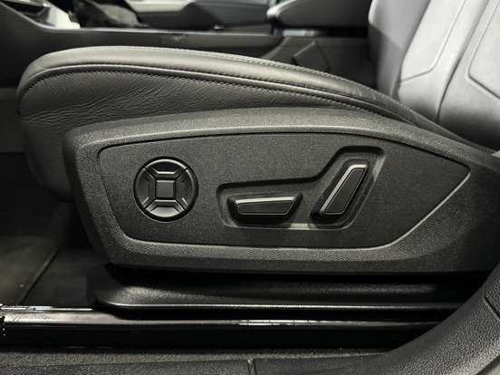 AUDI-Q3-2023