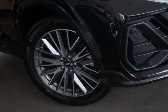 AUDI-Q3-2023