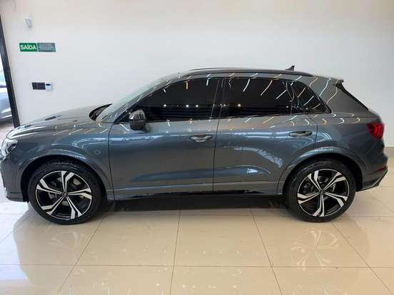 AUDI-Q3-2024