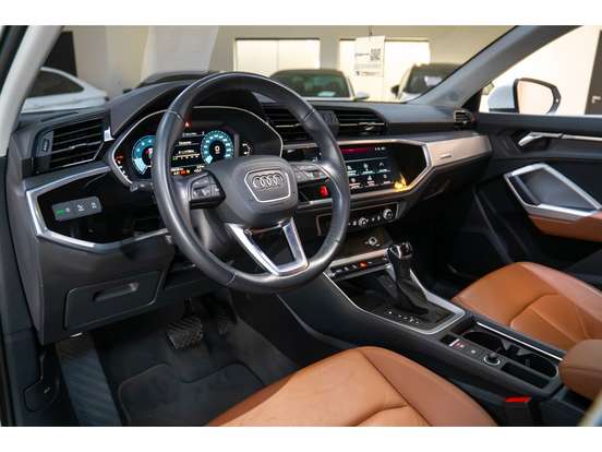 AUDI-Q3-2022