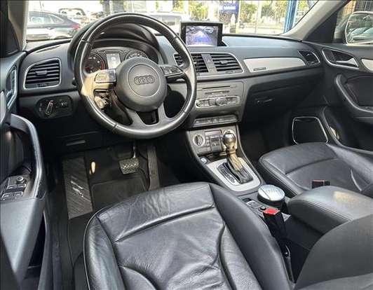 AUDI-Q3-2012