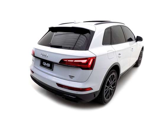 AUDI-Q5-2024