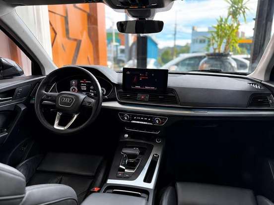 AUDI-Q5-2023