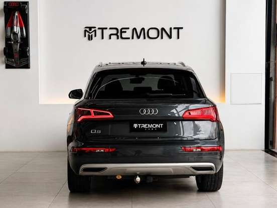 AUDI-Q5-2019