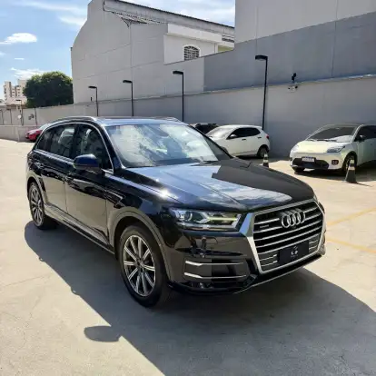AUDI-Q7-2017