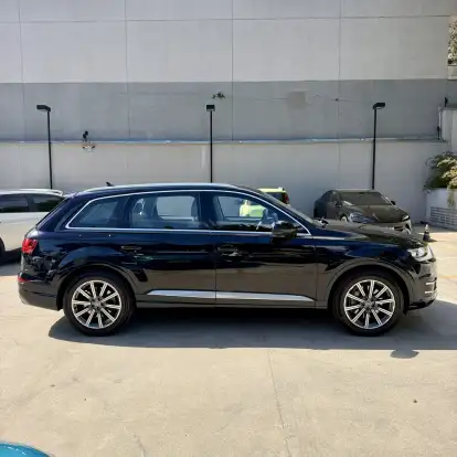 AUDI-Q7-2017