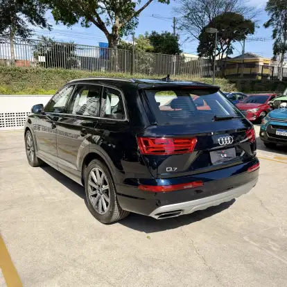 AUDI-Q7-2017