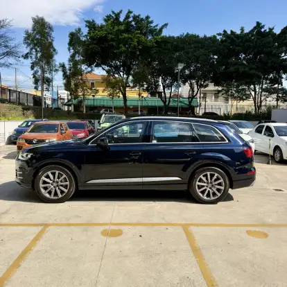 AUDI-Q7-2017