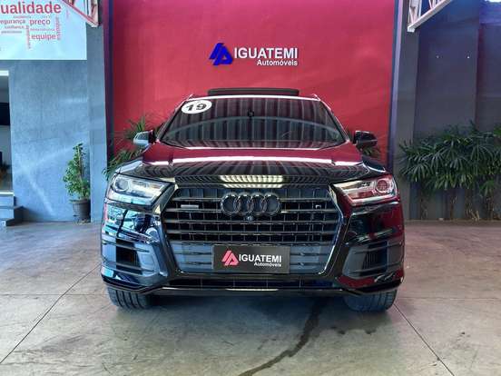 AUDI-Q7-2018