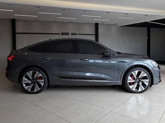 AUDI-Q8 E-TRON-55 ELÉTRICO SPORTBACK PERFORMANCE BLACK QUATTRO AUDI-Q8 E-TRON-2023