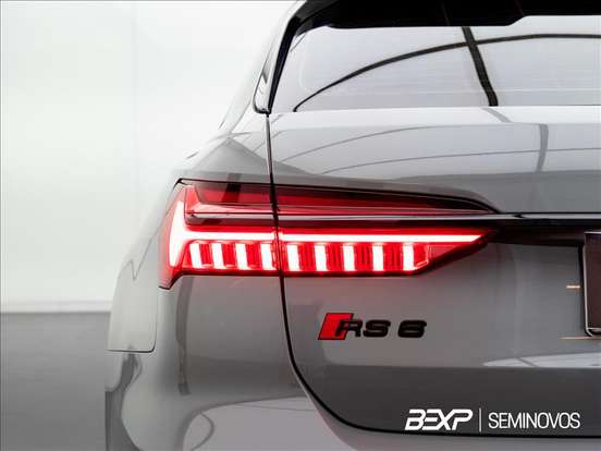 AUDI-RS6-2021